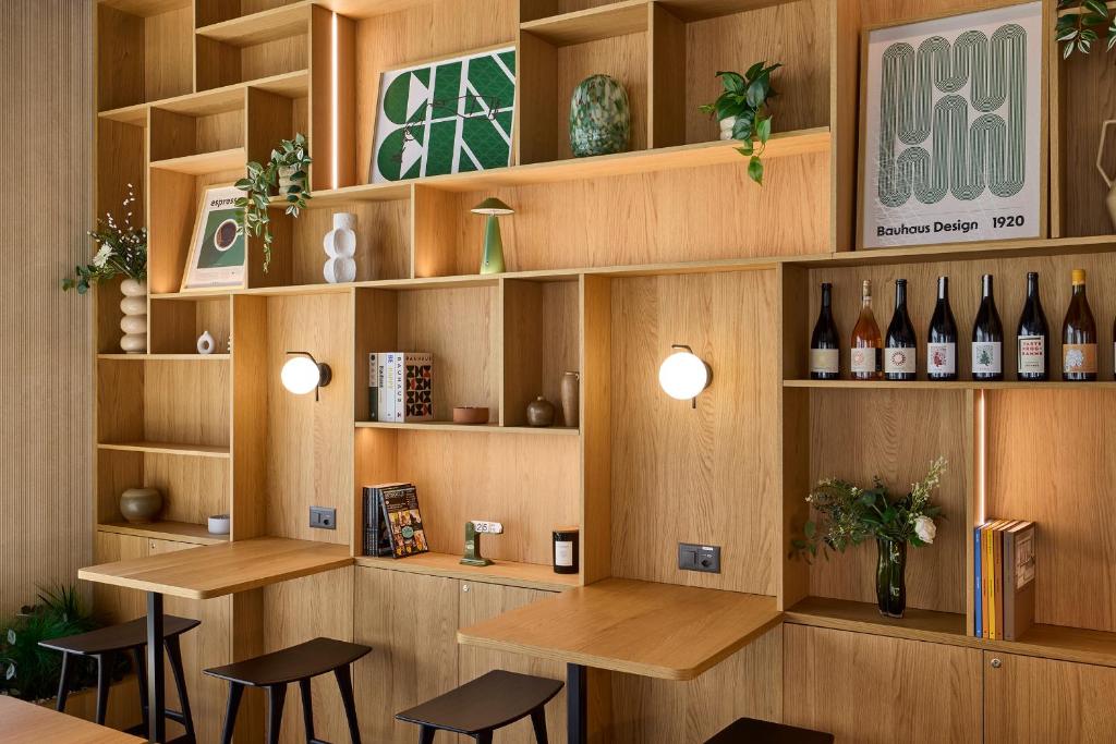 Base Geneva - Resim 8