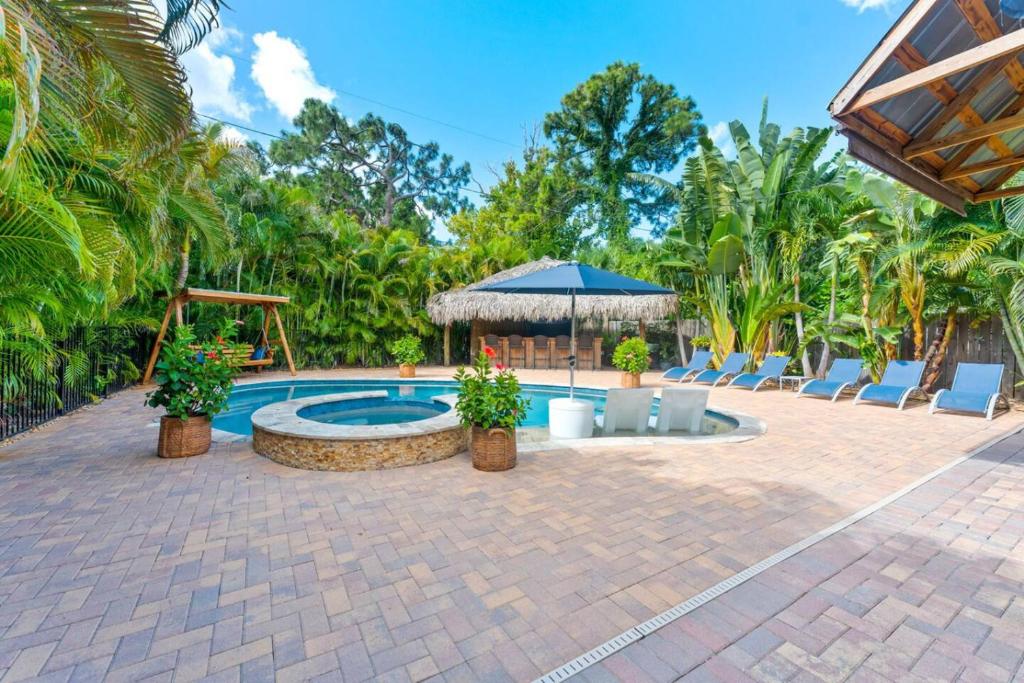 Swimmingpoolen hos eller tæt på Pool Paradise - Gym, Sauna, Bar