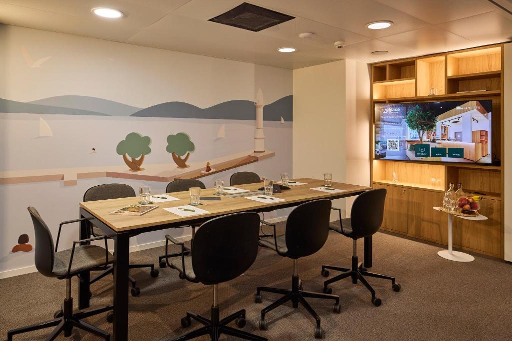 Base Geneva - Resim 41