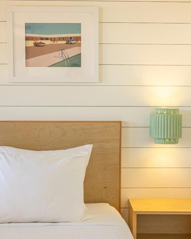 Driftwood Motel - Suite Lit Queen-Size