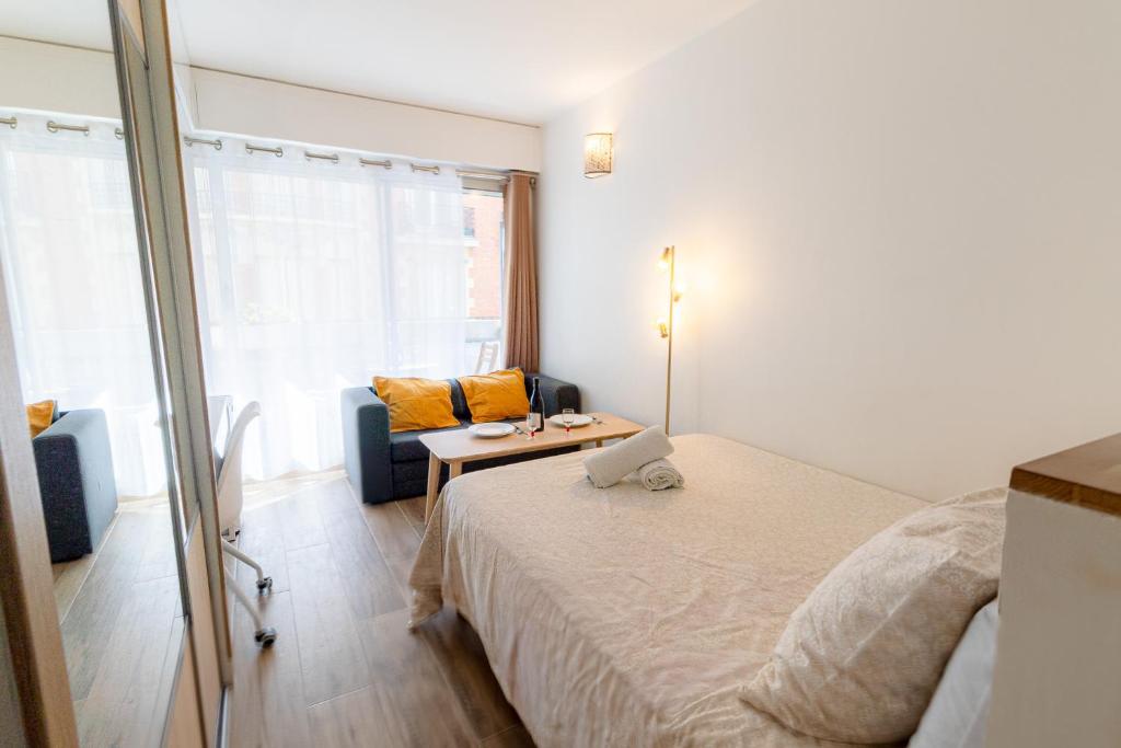 Tour Eiffel - Studio balcon - Paris 16e - Calme