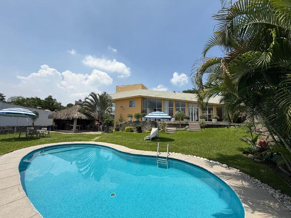 Bazén v ubytování Mirador de Águila nebo v jeho okolí