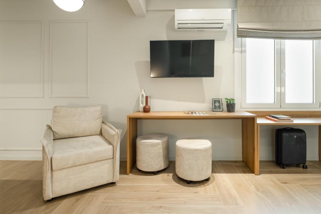 ASTIKON Xenofontos Suites - 11