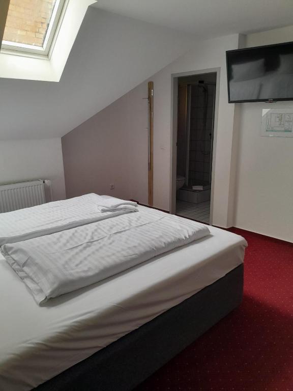Hotel Deutsches Haus - Family Room With Shower