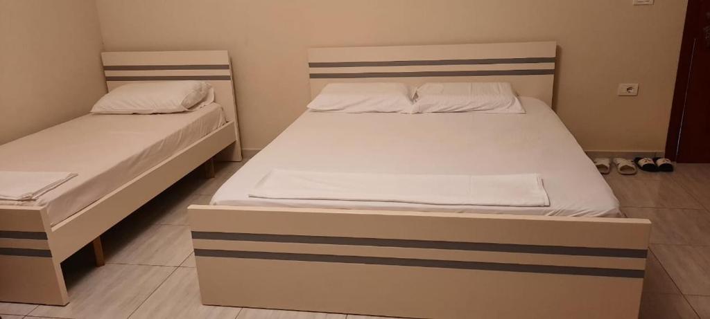 Gambar di galeri bagi Aura's rooms di (( Kalive Gjoka ))