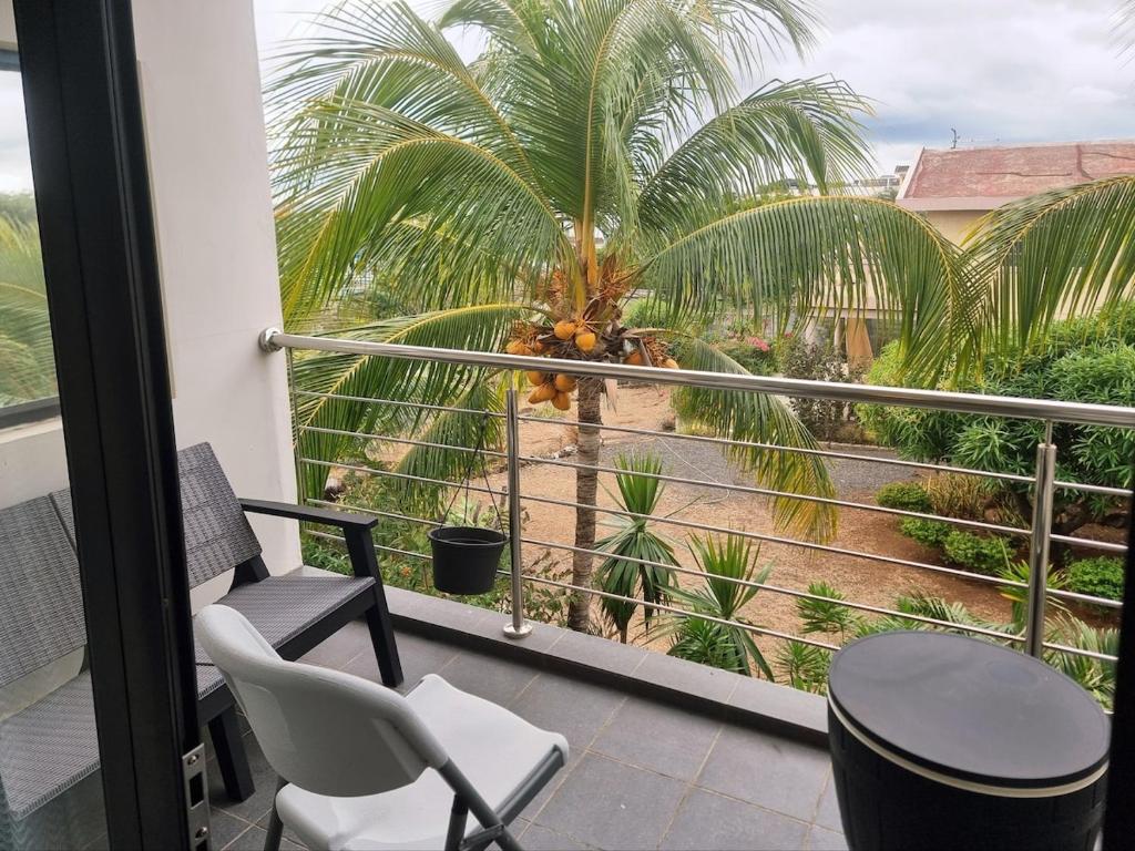 Balkón nebo terasa v ubytování Modern 3 min drive to beach