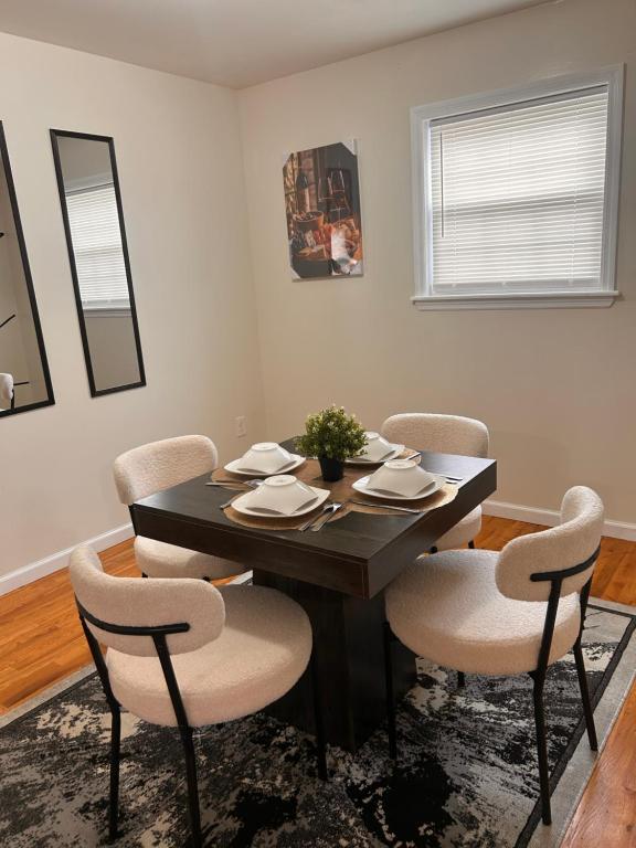 Elegant 3BR Home - Near the Prudential Center photo