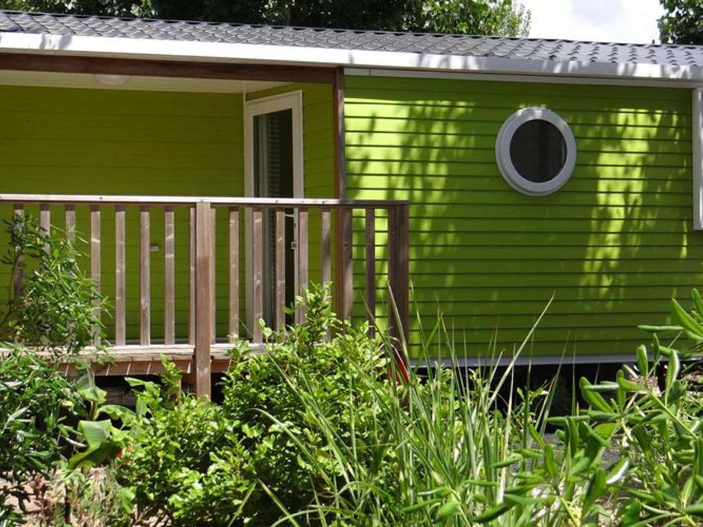 Κήπος έξω από το Mobil Home avec Terrasse - 2 Chambres - Capacité 4 Pers - API-1-52-680