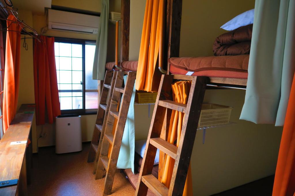 Takamatsu Guesthouse BJ Station - Bed In 6-Bed Female Dormitory Room