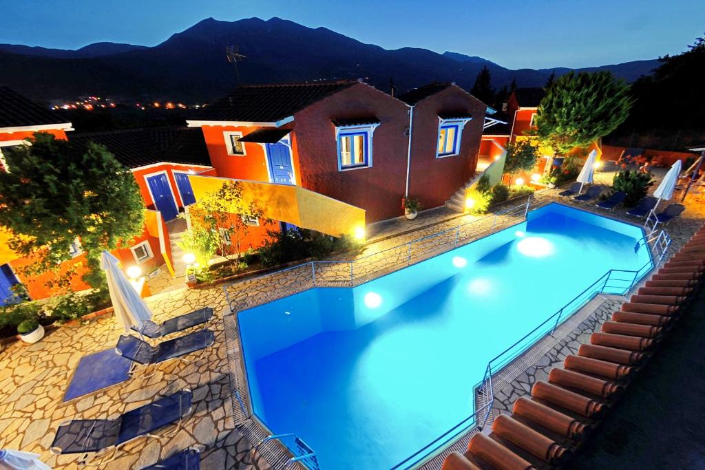 Bazén v ubytování Vliho Bay Boutique Hotel nebo v jeho okolí