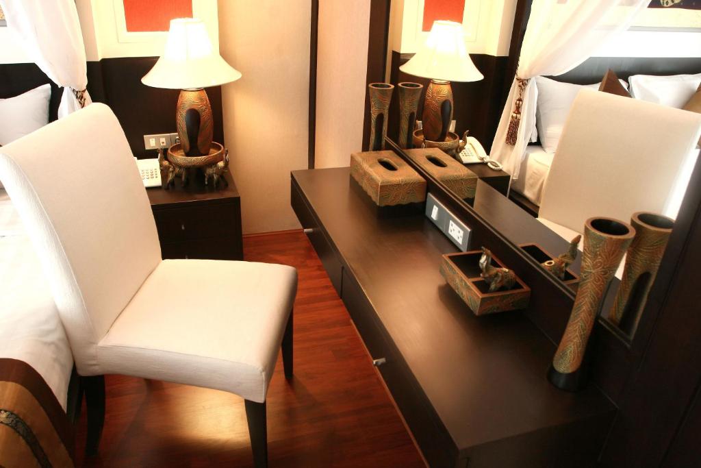 Mirth Sathorn Hotel - Resim 24