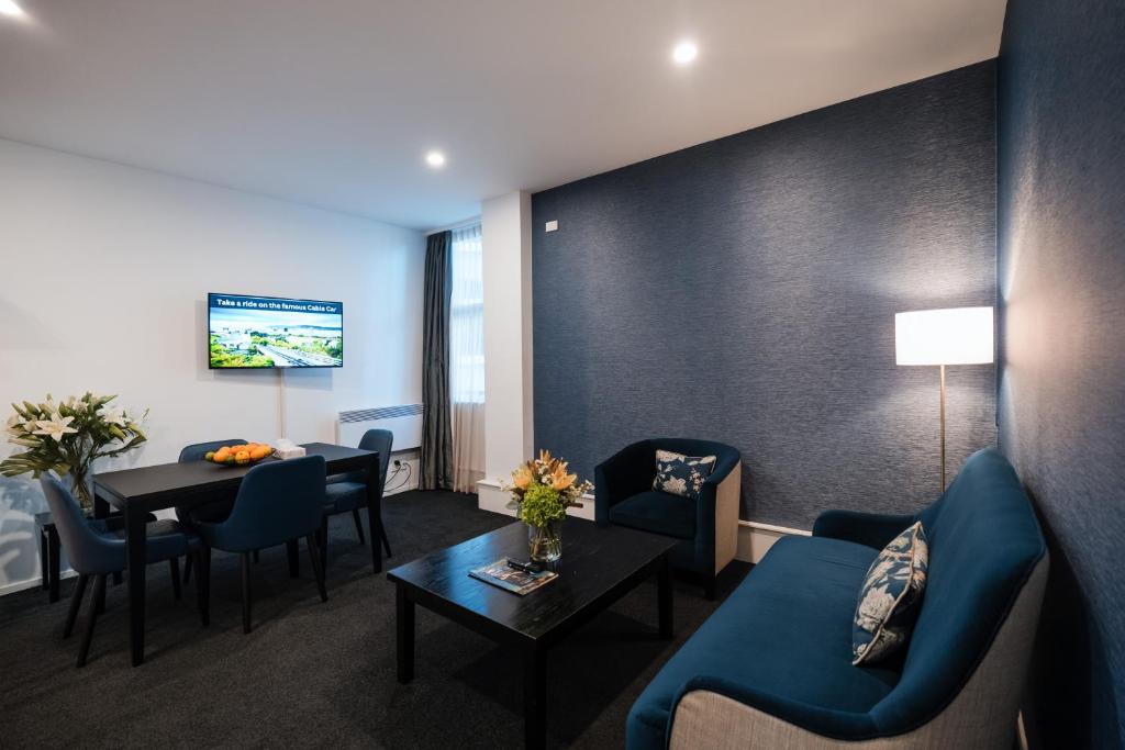 Gilmer Apartment Hotel - 