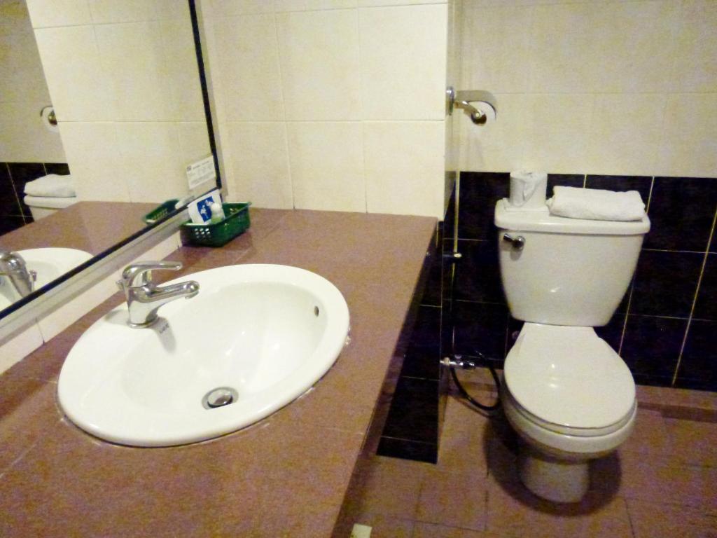 Bilik mandi di Sun Inns Hotel Sitiawan