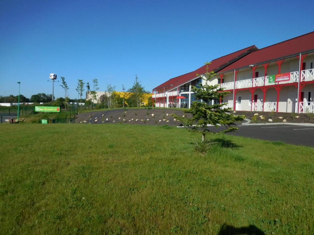 Zahrada ubytování Fasthotel Montmarault