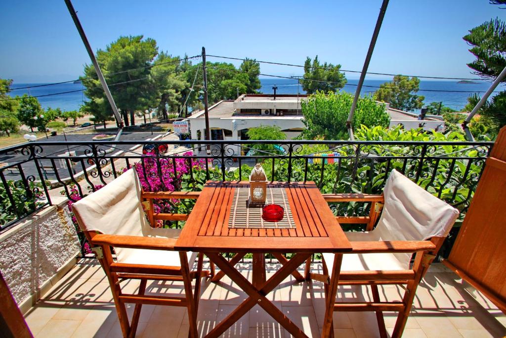 A balcony or terrace at Studios and Apartments Meri