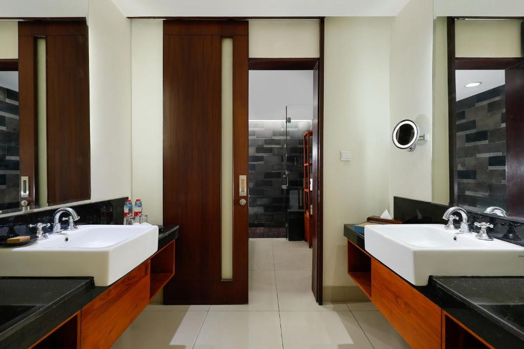 Rama Beach Resort and Villas photo