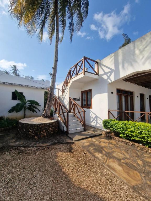 Amini Villa