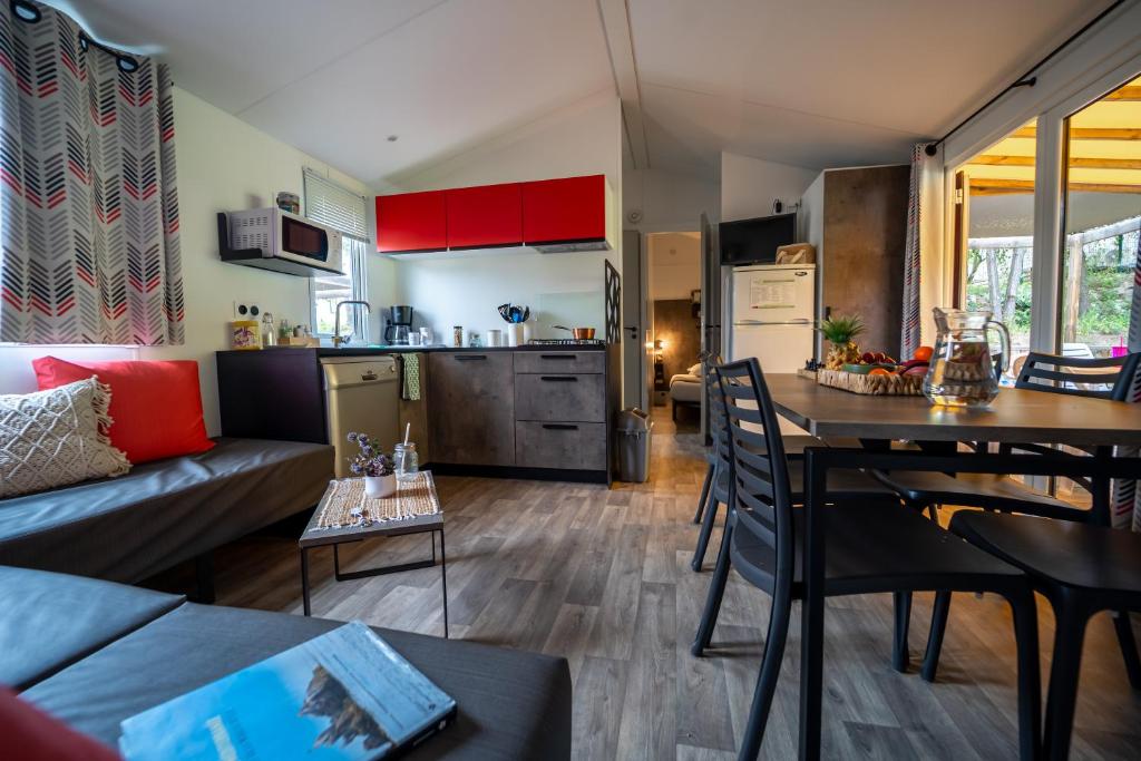 Camping des Alberes - Mobil Home Quattro (4ch 8 Pers)