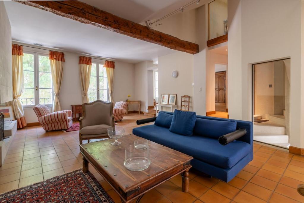 Spacieux duplex sur la Place du Palais