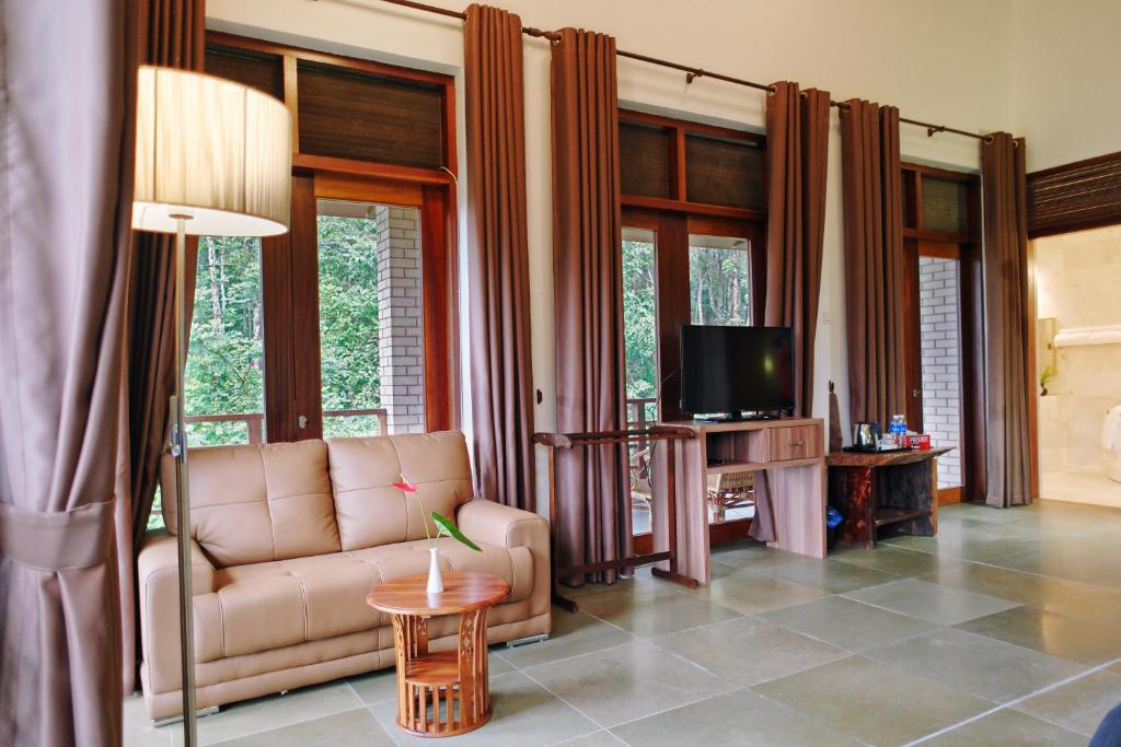 Harmony Valley Retreat - Room King Con Balcón