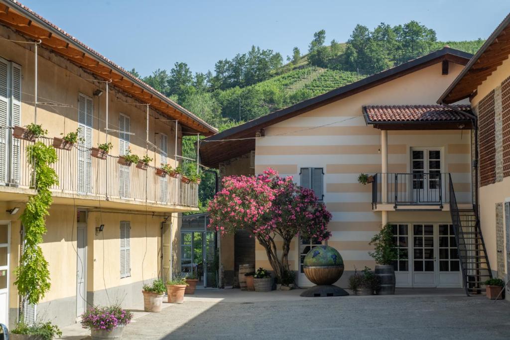 Borgo Isolabella - Wine & Vermouth Relais