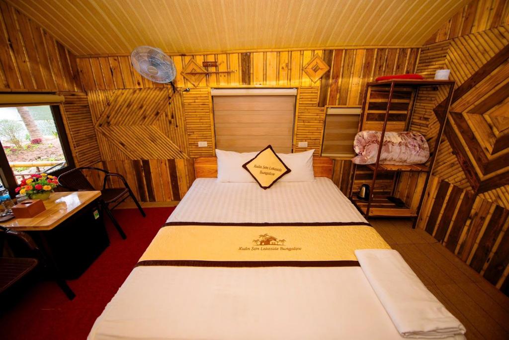 Xuan Son Lakeside Bungalow - 18