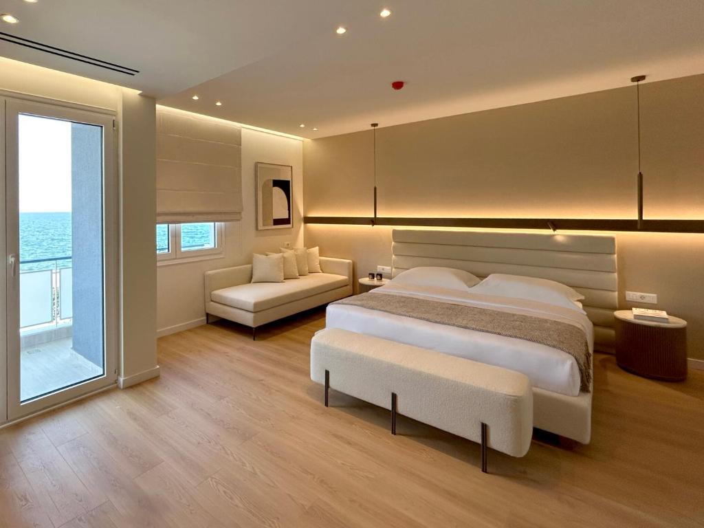 Luxury White Tower Suites - Resim 1