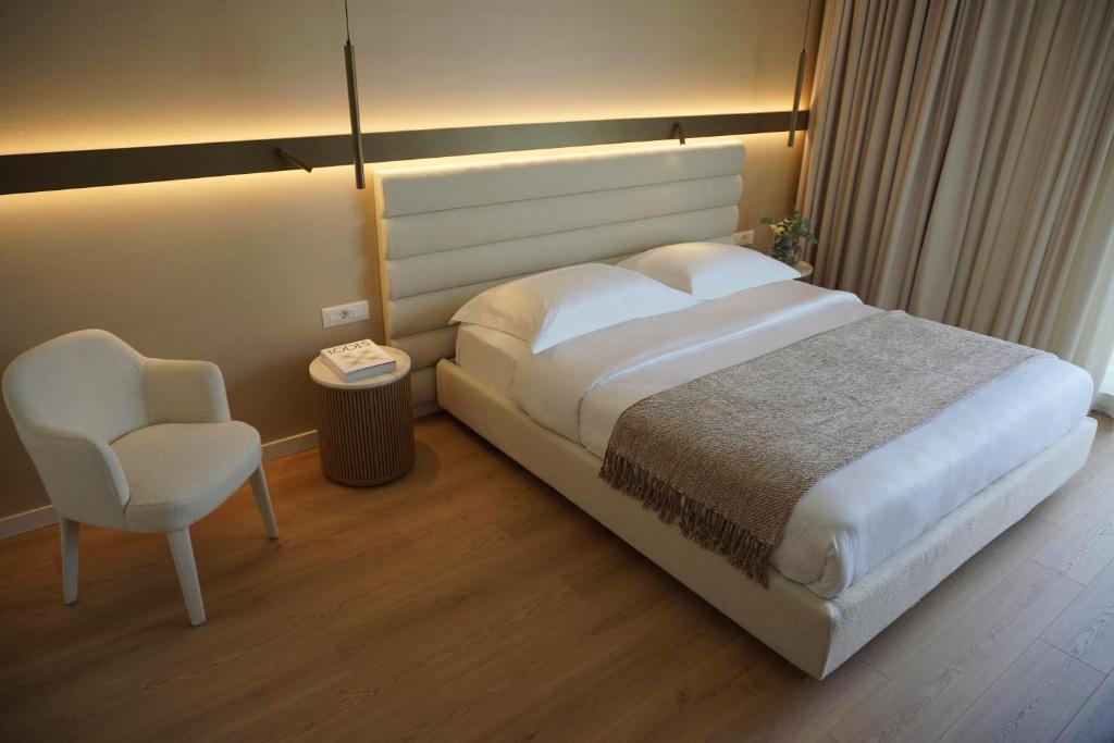 Luxury White Tower Suites - 3