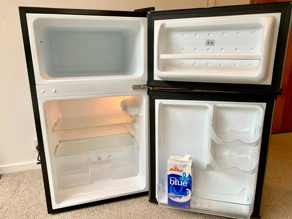 Castor Bay Coastal Escape Walk to Beach - Resim 5