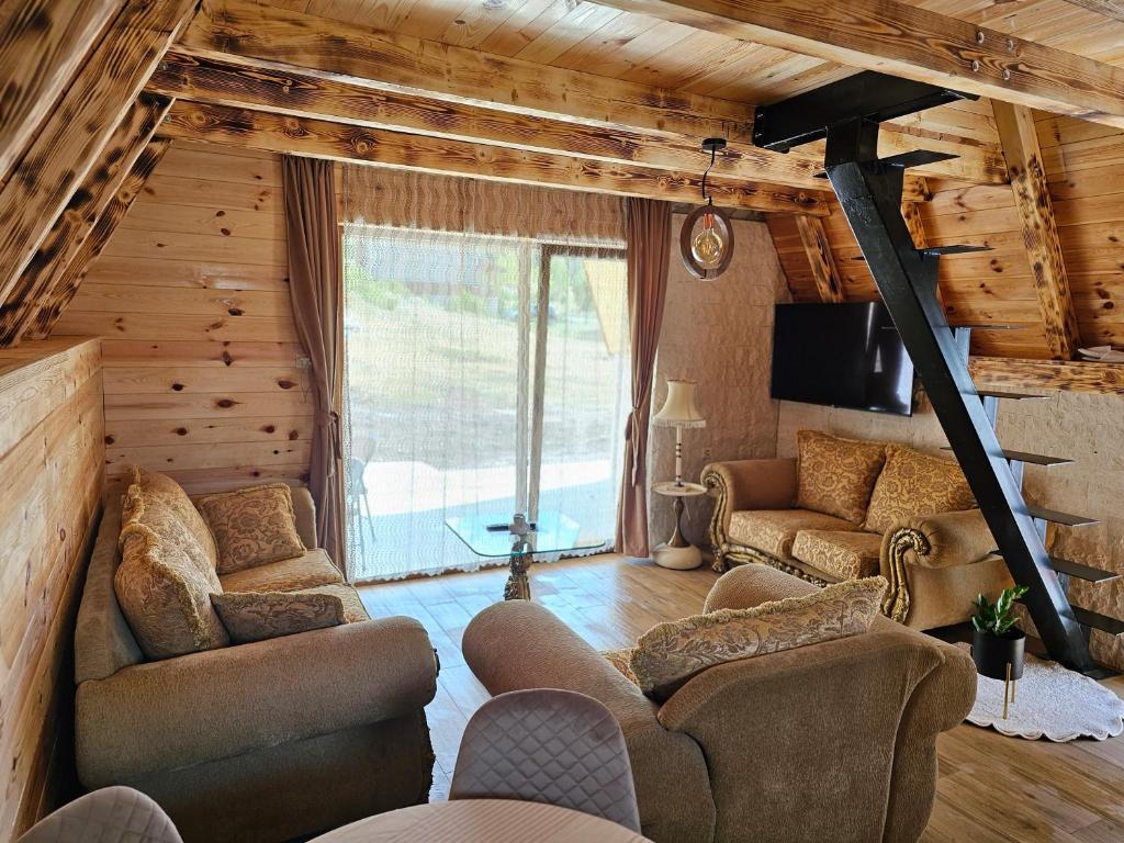 Χώρος καθιστικού στο Mali raj Žabljak