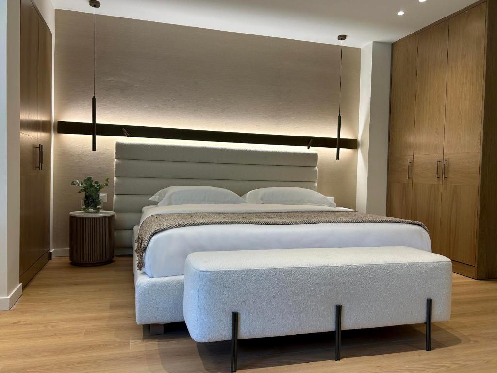 Luxury White Tower Suites - 7