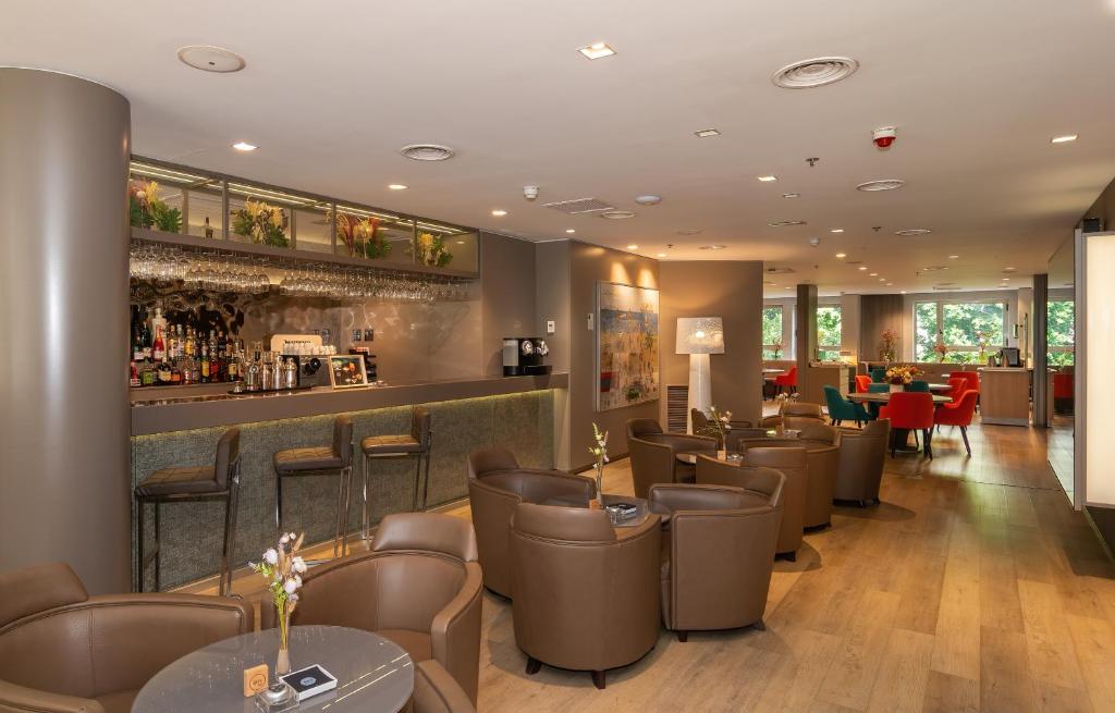 SH Colón Valencia - Resim 3