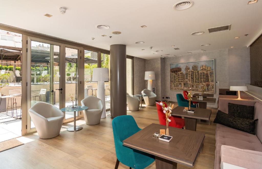 SH Colón Valencia - Resim 36