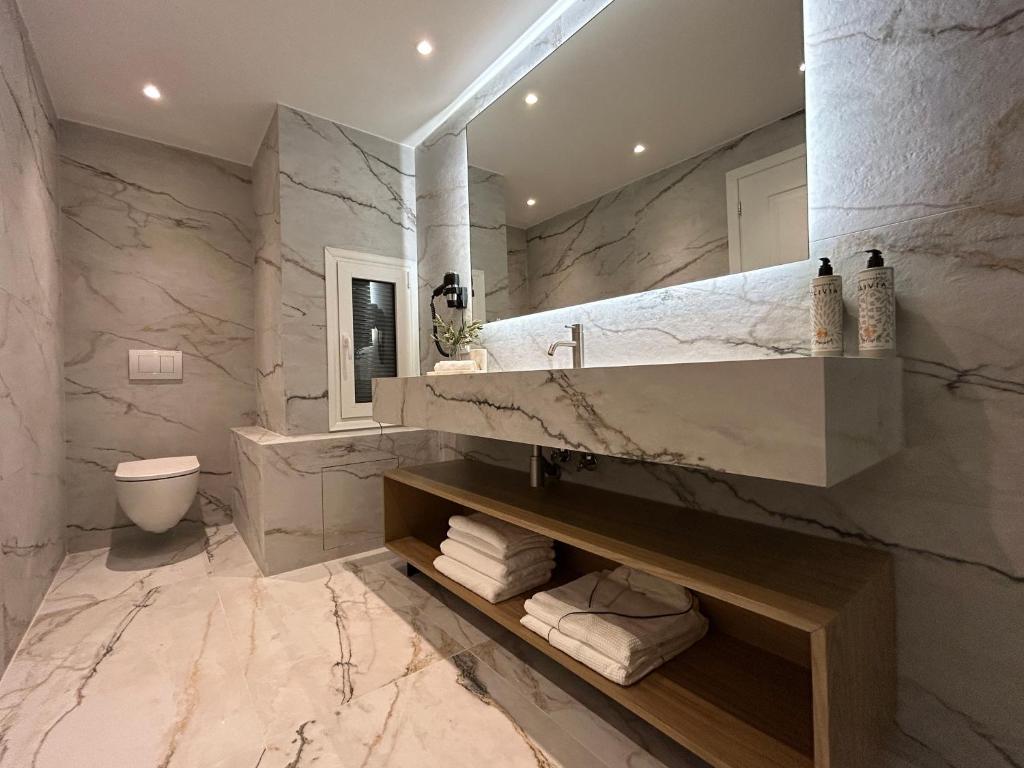 Luxury White Tower Suites - Resim 3