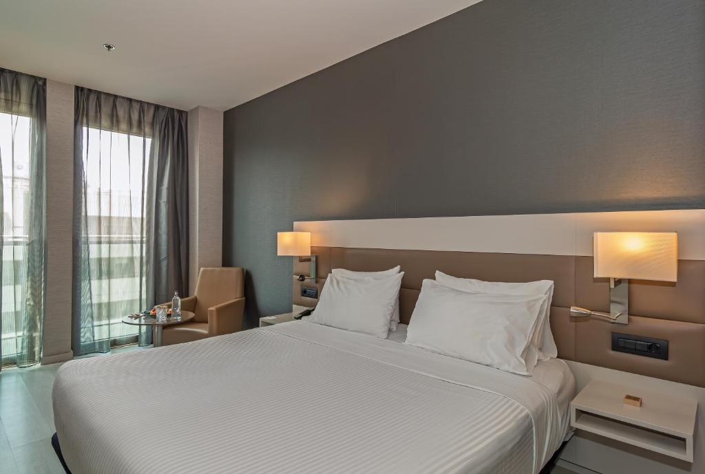 
Double Room with City View
