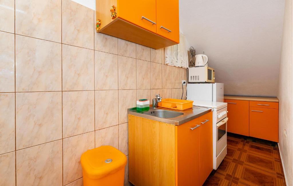 1 Bedroom Stunning Apartment In Razanac - 一卧室公寓