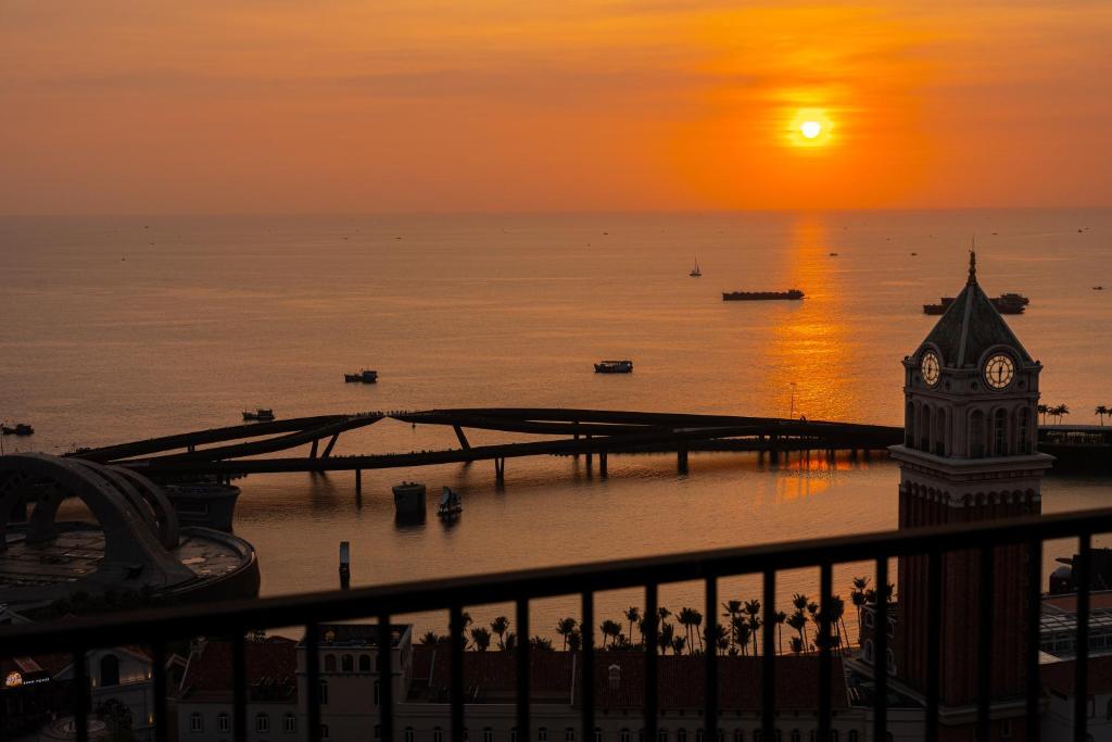 Sole Casa Premium 2BR Apartment w Kiss Bridge View