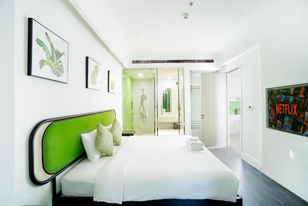 Sole Casa Premium 2BR Apartment w Kiss Bridge View