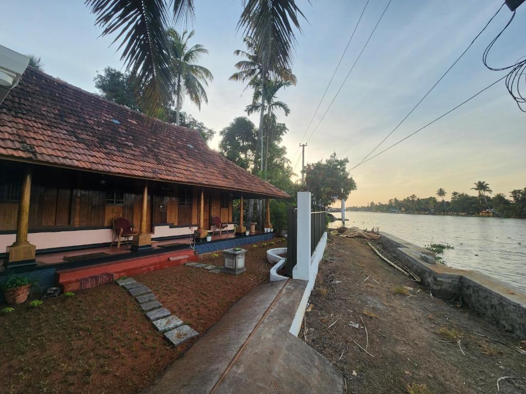 Výhled na řeku, která protéká v blízkosti bed and breakfast