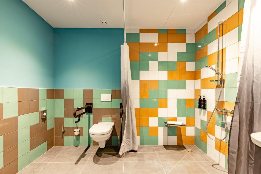 Holiday Inn - the niu, Pax Berlin Airport by IHG - Resim 16