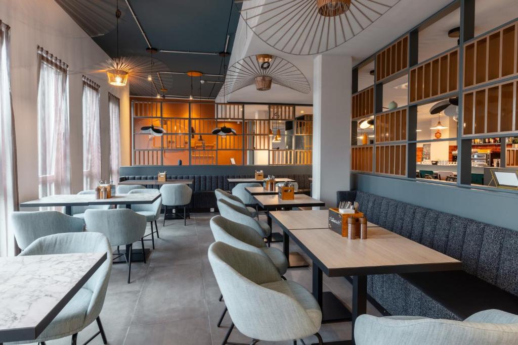 Holiday Inn - the niu, Pax Berlin Airport by IHG - Resim 34