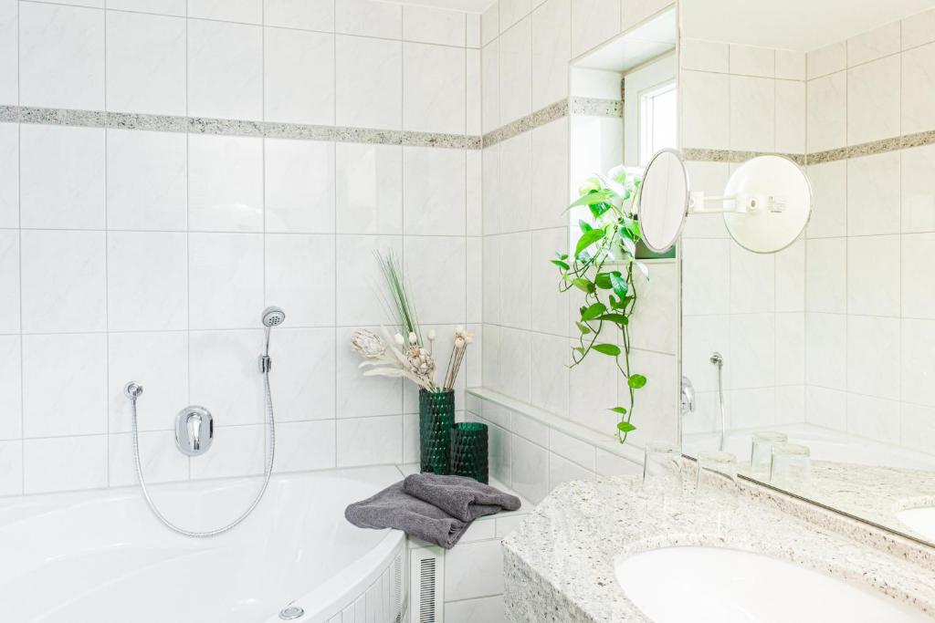 Birkenfelder Hof - Double Room With Spa Bath