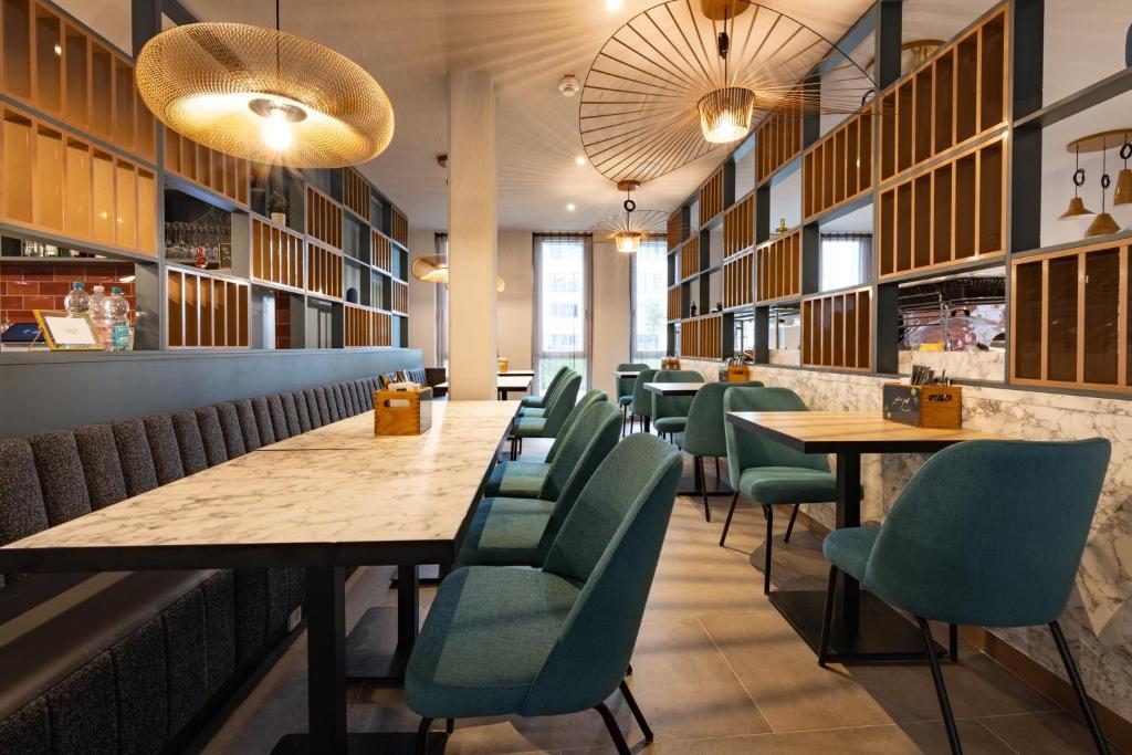 Holiday Inn - the niu, Pax Berlin Airport by IHG - Resim 42