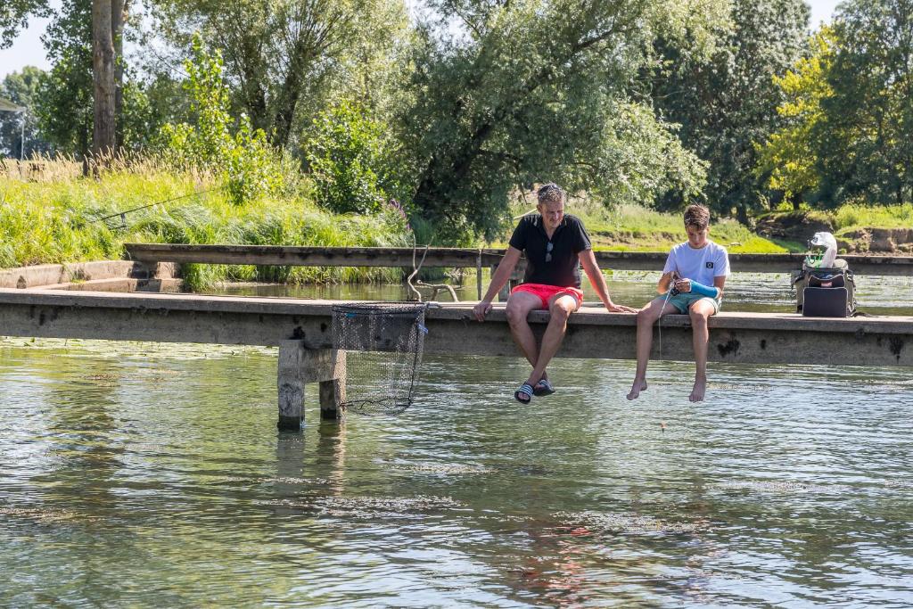 Photo de la galerie de l'établissement Camping Aux Rives du Soleil, à Pont-de-Vaux