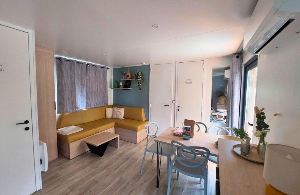 Photo de la galerie de l'établissement Camping Aux Rives du Soleil, à Pont-de-Vaux