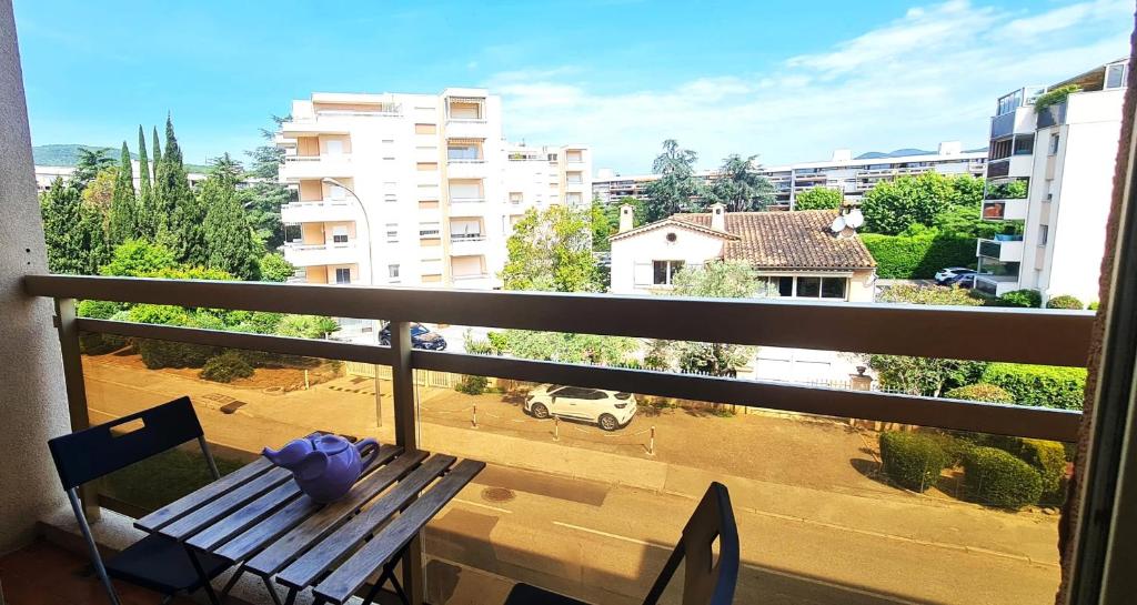 Beautiful studio with balcony - near beach