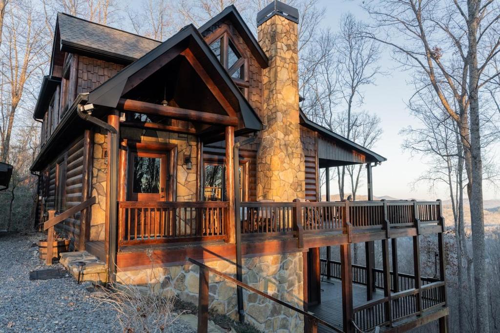 Fotografie z fotogalerie ubytování Blue View Lodge, Mountain Views & Movie Theater v destinaci Morganton
