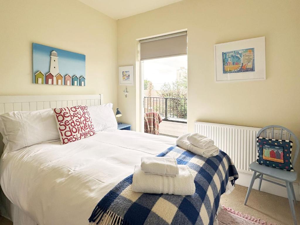 Southwold Surf by The Suffolk Cottage Collection 2