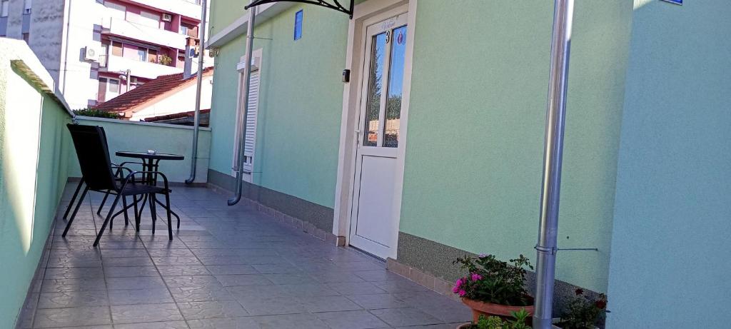 Ema & Sea Apartment's - 13