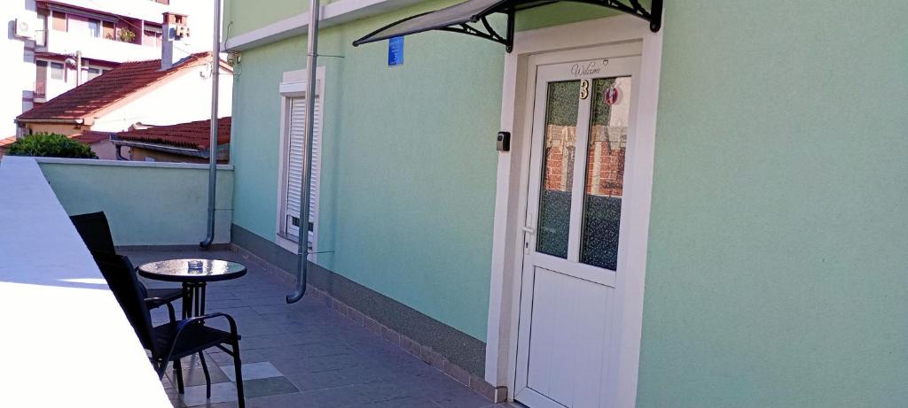 Ema & Sea Apartment's - 11